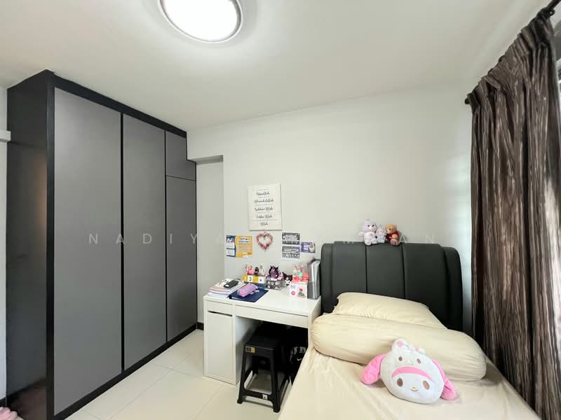 55 Teban Gardens Road HDB Flat For Sale at S$ 680,000 | PropertyGuru Singapore - Bedroom