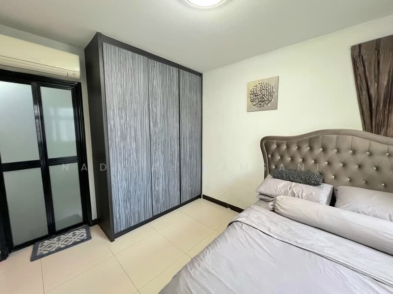 55 Teban Gardens Road HDB Flat For Sale at S$ 680,000 | PropertyGuru Singapore - Bedroom