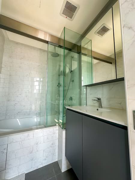 The Petals, 85 Hillview Avenue, 2 Bedrooms, 1,938 sqft, Condominium For Rent, by Pang Chun Enn, 500089053 - Bathroom - PropertyGuru.com.sg