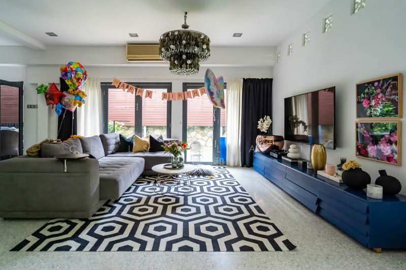 Jalan Mutiara, Jalan Mutiara, 4 Bedrooms, 3,200 sqft, Corner Terrace For Rent, by Chris Mulia Lim 林德和, 500089057 - Living Room - PropertyGuru.com.sg