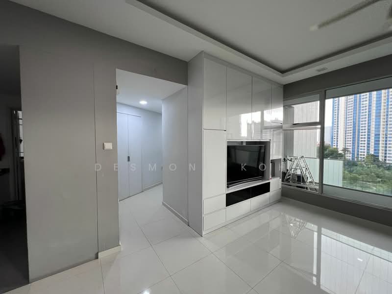 Kerrisdale Condominium For Sale at S$ 2,250,000 | PropertyGuru Singapore - Living Room