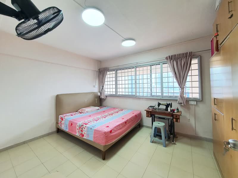 230 Hougang Avenue 1 HDB Flat For Sale at S$ 1,288,000 | PropertyGuru Singapore - Bedroom