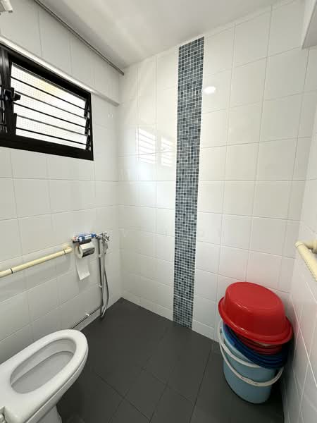148 Yishun Street 11 HDB Flat For Sale at S$ 748,000 | PropertyGuru Singapore - Bathroom