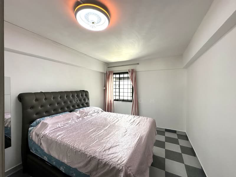 148 Yishun Street 11 HDB Flat For Sale at S$ 748,000 | PropertyGuru Singapore - Bedroom
