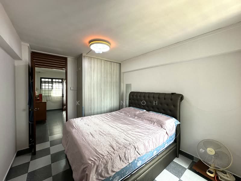 148 Yishun Street 11 HDB Flat For Sale at S$ 748,000 | PropertyGuru Singapore - Bedroom