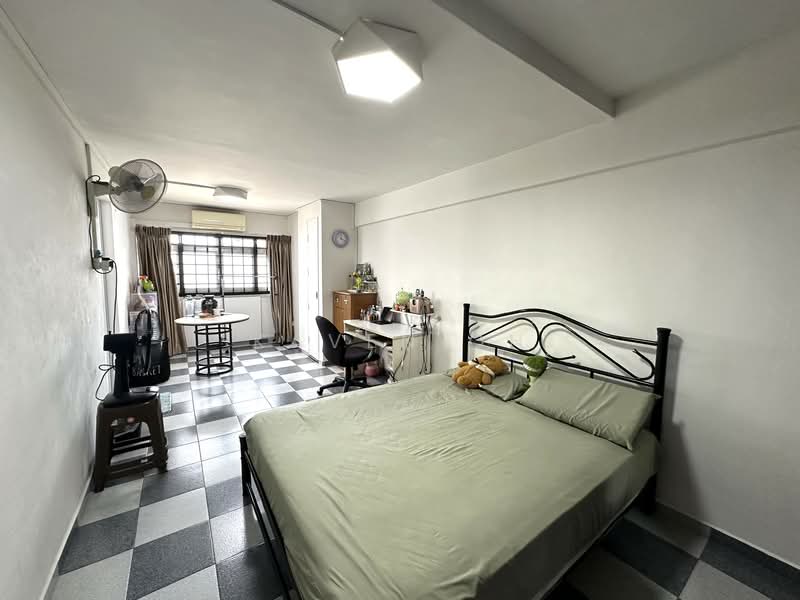 148 Yishun Street 11 HDB Flat For Sale at S$ 748,000 | PropertyGuru Singapore - Bedroom