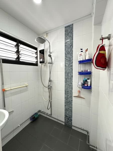 148 Yishun Street 11 HDB Flat For Sale at S$ 748,000 | PropertyGuru Singapore - Master Bathroom