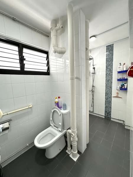 148 Yishun Street 11 HDB Flat For Sale at S$ 748,000 | PropertyGuru Singapore - Master Bathroom