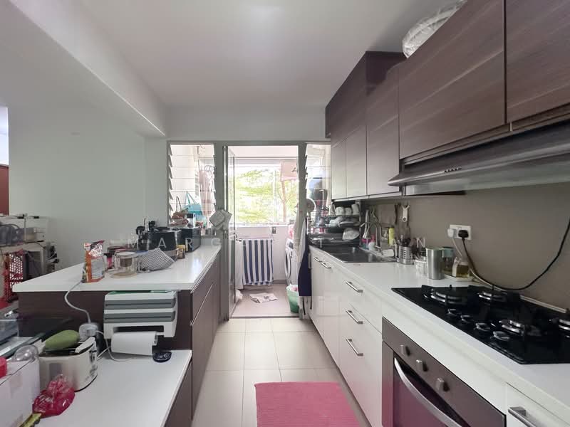 494J  Tampines Street 45 HDB Flat For Sale at S$ 850,000 | PropertyGuru Singapore - Kitchen