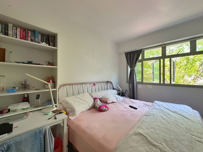494J  Tampines Street 45 HDB Flat For Sale at S$ 850,000 | PropertyGuru Singapore - Bedroom