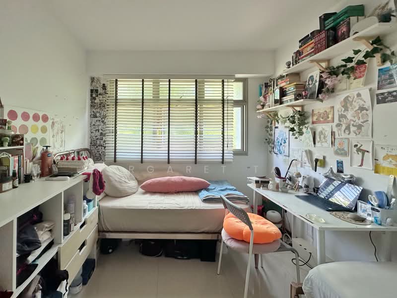494J  Tampines Street 45 HDB Flat For Sale at S$ 850,000 | PropertyGuru Singapore - Bedroom