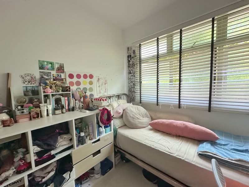 494J  Tampines Street 45 HDB Flat For Sale at S$ 850,000 | PropertyGuru Singapore - Bedroom