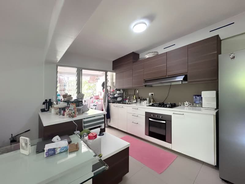 494J  Tampines Street 45 HDB Flat For Sale at S$ 850,000 | PropertyGuru Singapore - Kitchen