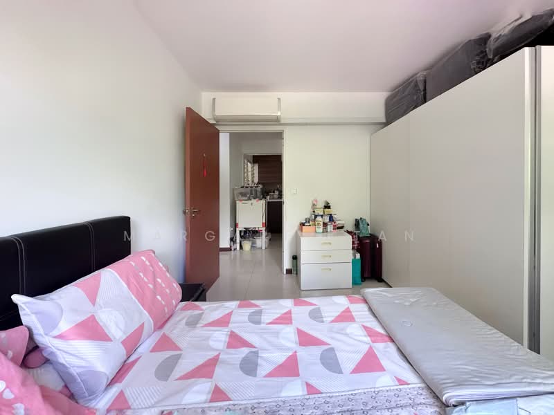 494J  Tampines Street 45 HDB Flat For Sale at S$ 850,000 | PropertyGuru Singapore - Bedroom