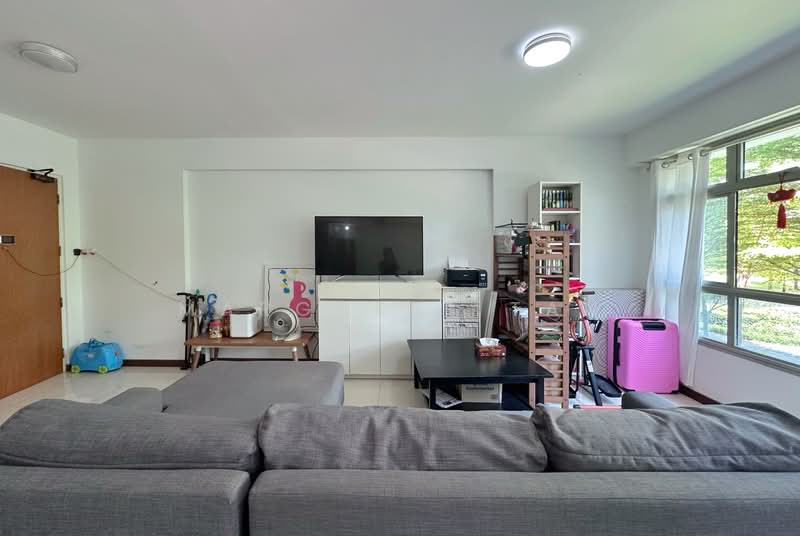 494J  Tampines Street 45 HDB Flat For Sale at S$ 850,000 | PropertyGuru Singapore - Living Room