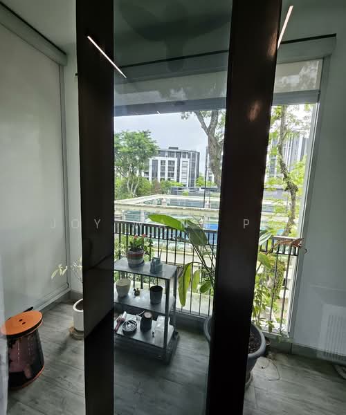 Mayfair Gardens Condominium For Sale at S$ 1,999,000 | PropertyGuru Singapore - Balcony