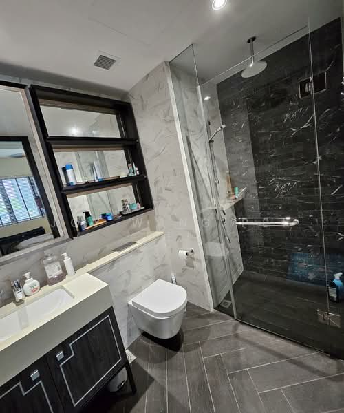 Mayfair Gardens Condominium For Sale at S$ 1,999,000 | PropertyGuru Singapore - Bathroom
