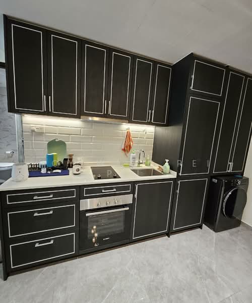 Mayfair Gardens Condominium For Sale at S$ 1,999,000 | PropertyGuru Singapore - Kitchen