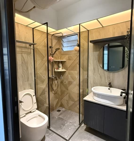 409D Northshore Drive HDB Flat For Sale at S$ 749,999 | PropertyGuru Singapore - Bathroom