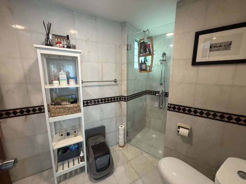 Southaven II, 33 Hindhede Walk, 6 Bedrooms, 5,177 sqft, Condominium For Rent, by Alfred Tan, 500089095 - Bathroom - PropertyGuru.com.sg