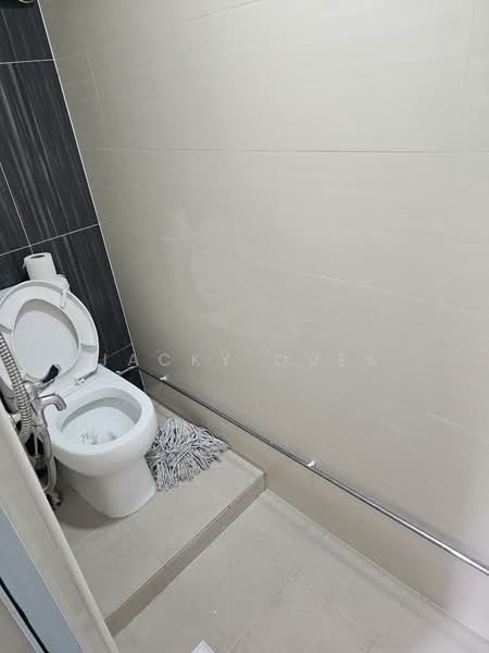 102 Spottiswoode Park Road, 102 Spottiswoode Park Road, Room Rental, 110 sqft, Apartment For Rent, by Jacky Quek, 500089099 - Bathroom - PropertyGuru.com.sg