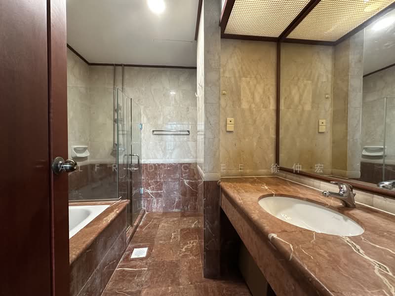 Costa Rhu, 3 Rhu Cross, 2 Bedrooms, 990 sqft, Condominium For Rent, by Alfred Chee 徐仲宏, 500089104 - Master Bathroom - PropertyGuru.com.sg