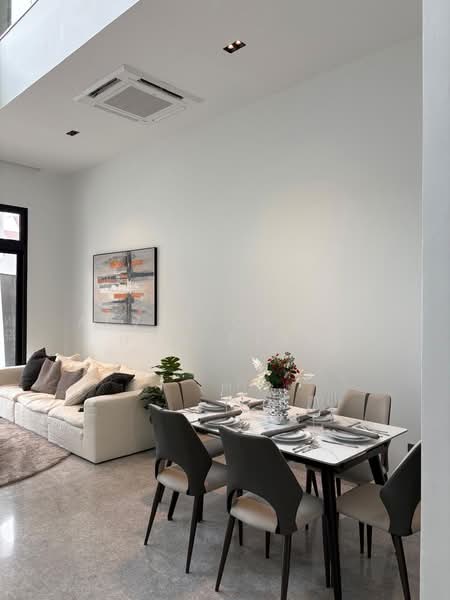 Jalan Sankam, Sembawang / Yishun, 6 Bedrooms, 4,835 sqft, Terraced House For Sale, by Alvin Chang Han Ping, 500089108 - Living Room - PropertyGuru.com.sg
