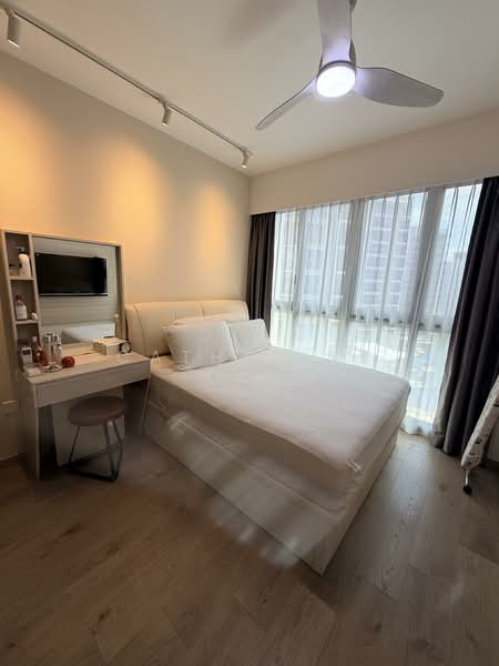 The Criterion Executive Condominium For Sale at S$ 1,250,000 | PropertyGuru Singapore - Master bedroom