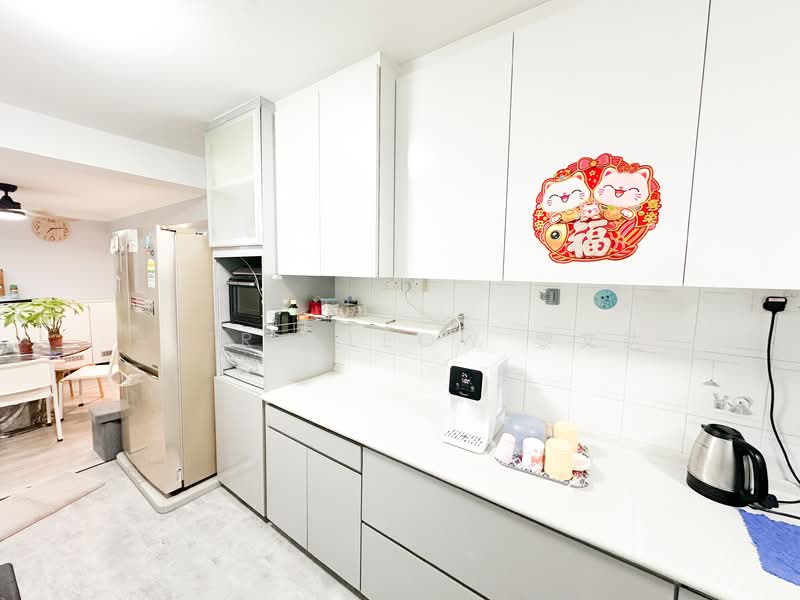 607 Yishun Street 61, 607 Yishun Street 61, 3 Bedrooms, 1,108 sqft, HDB Flat For Rent, by Astro Leow 黎文达, 500089127 - Kitchen - PropertyGuru.com.sg