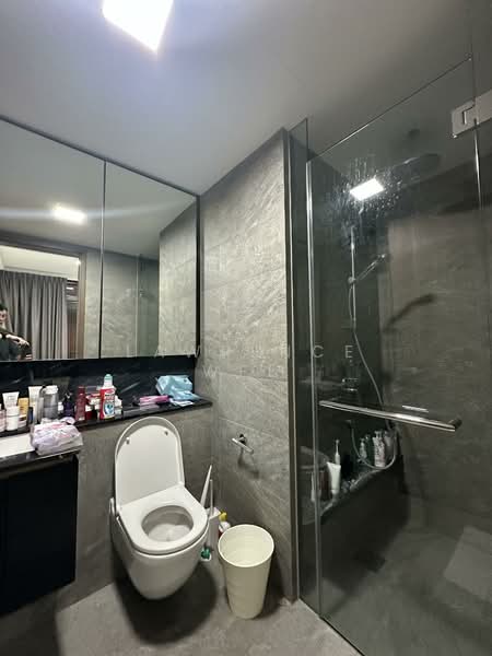 Daintree Residence Condominium For Sale at S$ 1,500,000 | PropertyGuru Singapore - Bathroom