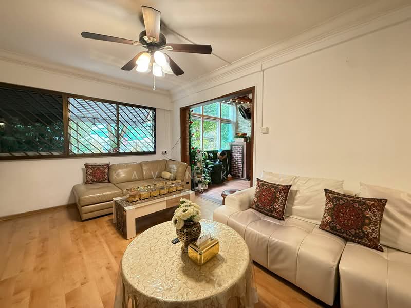 424 Pasir Ris Drive 6 HDB Flat For Sale at S$ 1,010,000 | PropertyGuru Singapore - Living Room