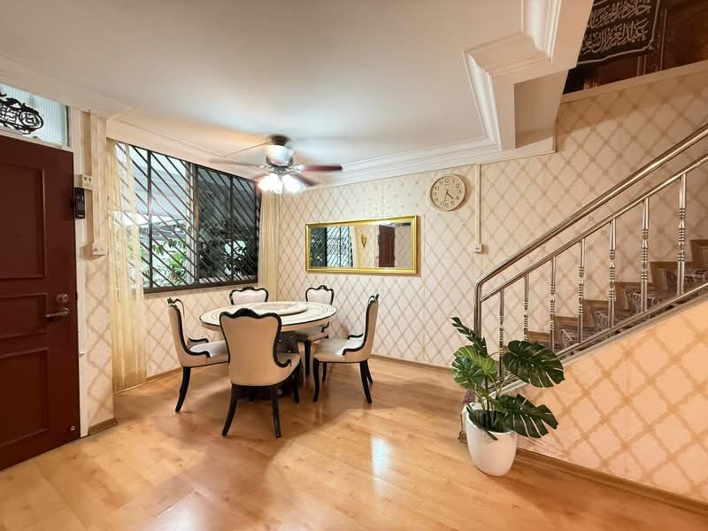 424 Pasir Ris Drive 6 HDB Flat For Sale at S$ 1,010,000 | PropertyGuru Singapore - Dining Room