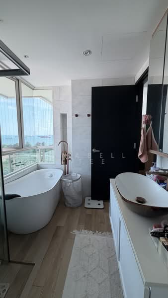 Cote D'Azur Condominium For Sale at S$ 3,800,000 | PropertyGuru Singapore - Bathroom