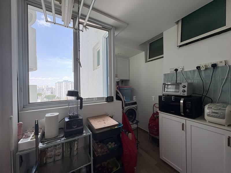 Cote D'Azur Condominium For Sale at S$ 3,800,000 | PropertyGuru Singapore - Kitchen