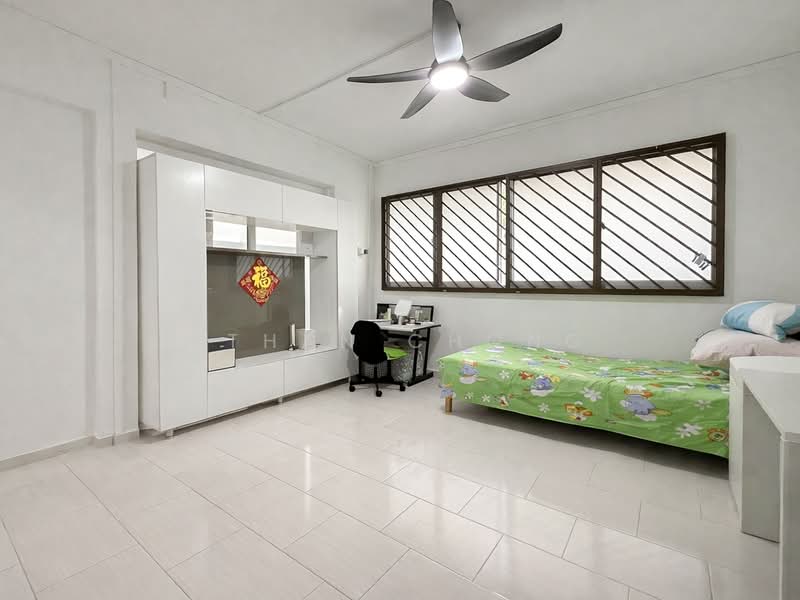 714 Jurong West Street 71 HDB Flat For Sale at S$ 830,000 | PropertyGuru Singapore - Bedroom
