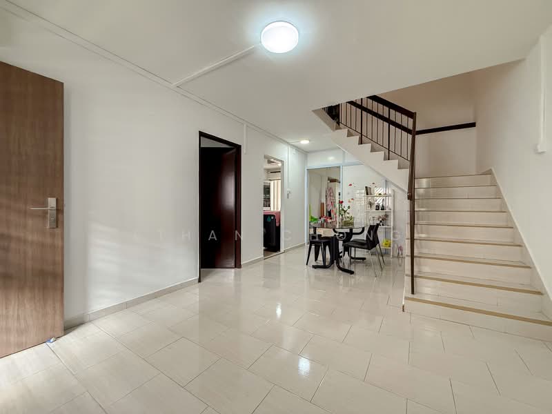 714 Jurong West Street 71 HDB Flat For Sale at S$ 830,000 | PropertyGuru Singapore - Interior