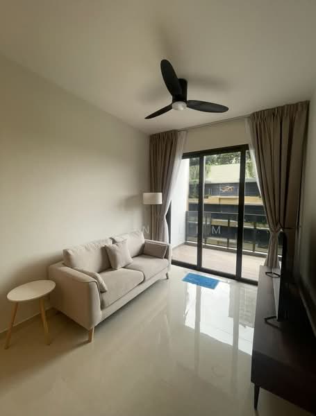 Midwood Condominium For Sale at S$ 1,400,000 | PropertyGuru Singapore - Living Room