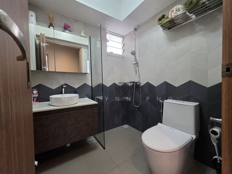 154A Bedok South Road HDB Flat For Sale at S$ 990,000 | PropertyGuru Singapore - Common Bathroom
