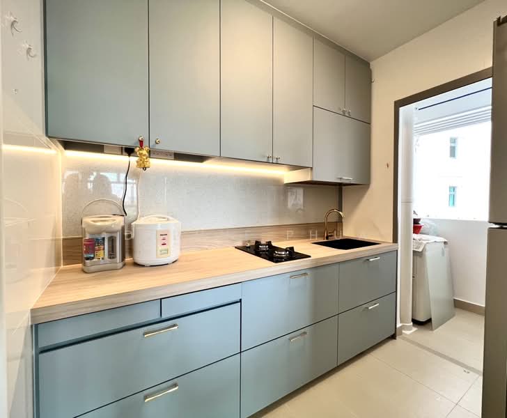 Modern kitchen with cove light and yard!