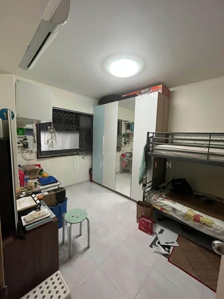 691A Choa Chu Kang Crescent HDB Flat For Sale at S$ 560,000 | PropertyGuru Singapore - Bedroom