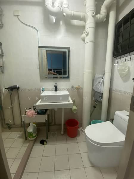 691A Choa Chu Kang Crescent HDB Flat For Sale at S$ 560,000 | PropertyGuru Singapore - Bathroom