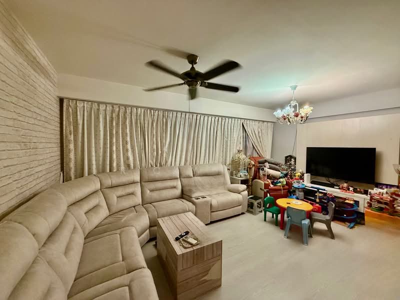 428B Yishun Avenue 11 HDB Flat For Sale at S$ 698,000 | PropertyGuru Singapore - Living Room Current Condition