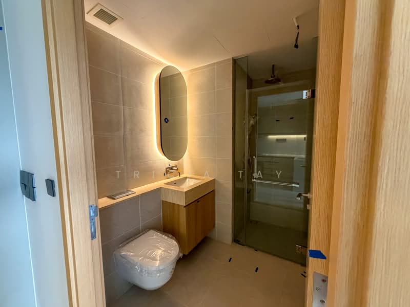 Hill House, 10A-11 Institution Hill, 10B, 1 Bedroom, 431 sqft, Condominium For Rent, by Tricia Tay, 500089185 - Bathroom - PropertyGuru.com.sg