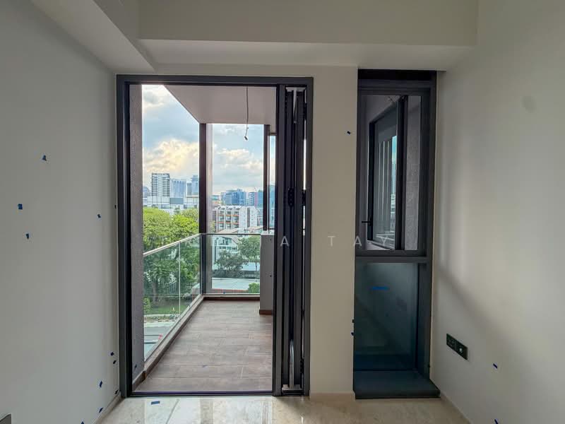 Hill House, 10A-11 Institution Hill, 10B, 1 Bedroom, 431 sqft, Condominium For Rent, by Tricia Tay, 500089185 - Balcony - PropertyGuru.com.sg