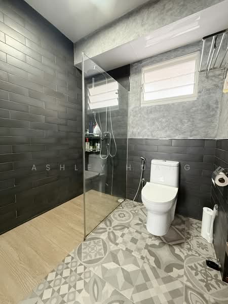 267B Punggol Field HDB Flat For Sale at S$ 738,888 | PropertyGuru Singapore - Master Bathroom