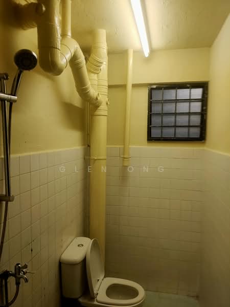 495 Jurong West Street 41, 495 Jurong West Street 41, 2 Bedrooms, 721 sqft, HDB Flat For Rent, by Glen Ong, 500089198 - Bathroom - PropertyGuru.com.sg