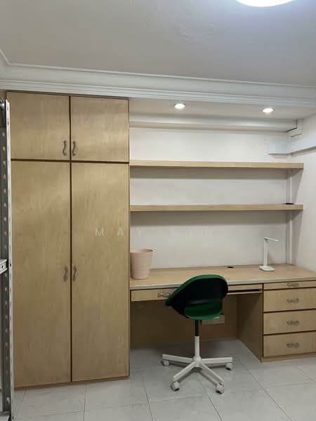 154 Mei Ling Street HDB Flat For Sale at S$ 429,000 | PropertyGuru Singapore - Study