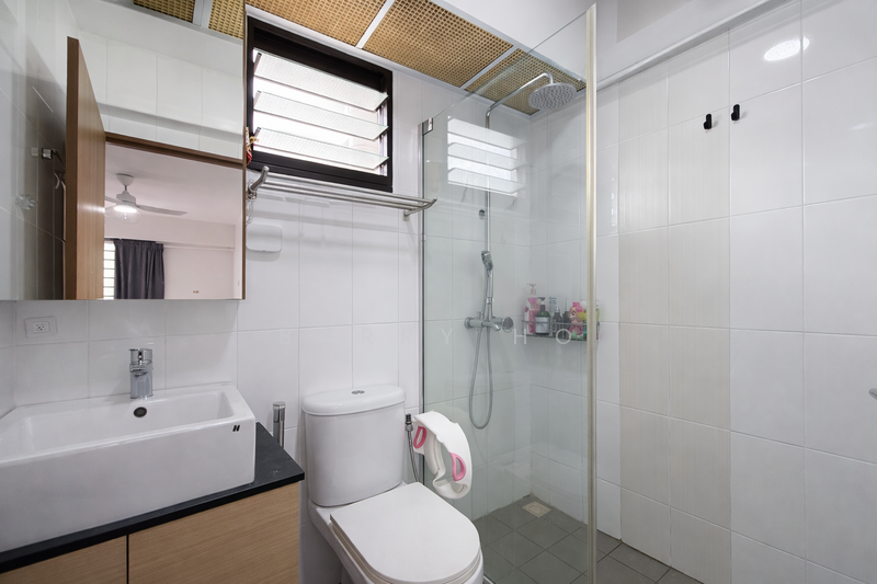 29 Ghim Moh Link HDB Flat For Sale at S$ 1,100,000 | PropertyGuru Singapore - Bathroom
