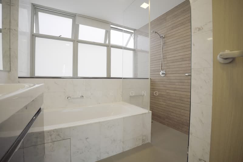 The Calrose Condominium For Sale at S$ 3,138,000 | PropertyGuru Singapore - Bathroom