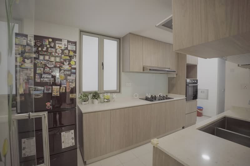 The Calrose Condominium For Sale at S$ 3,138,000 | PropertyGuru Singapore - Kitchen